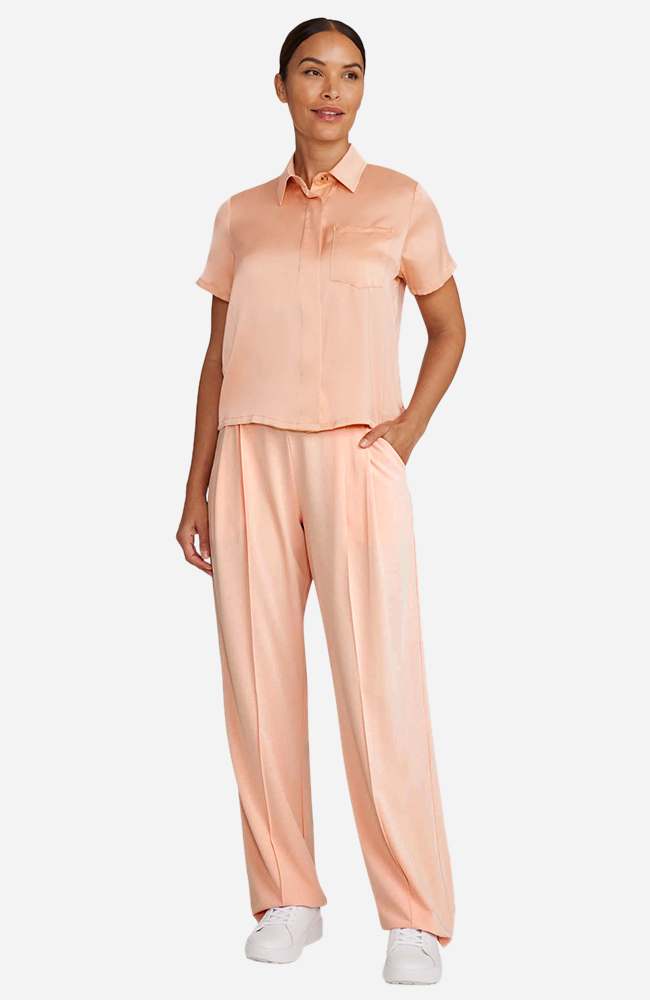 Women’s Scrub Set: Cropped Button-Up Top & Pleated Wide Leg Pant, , large