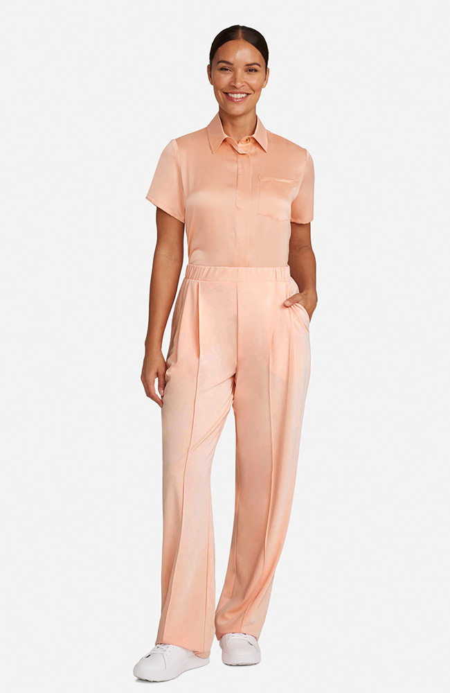 Women’s Scrub Set: Cropped Button-Up Top & Pleated Wide Leg Pant, , large